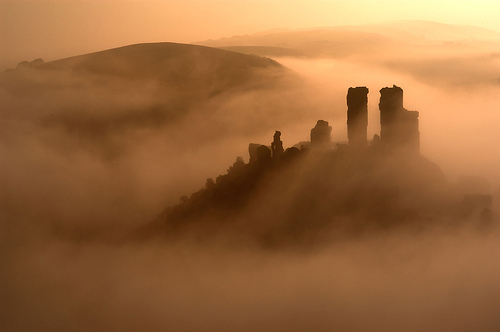 Corfe Castle by Andrea Crema (some rights reserved)